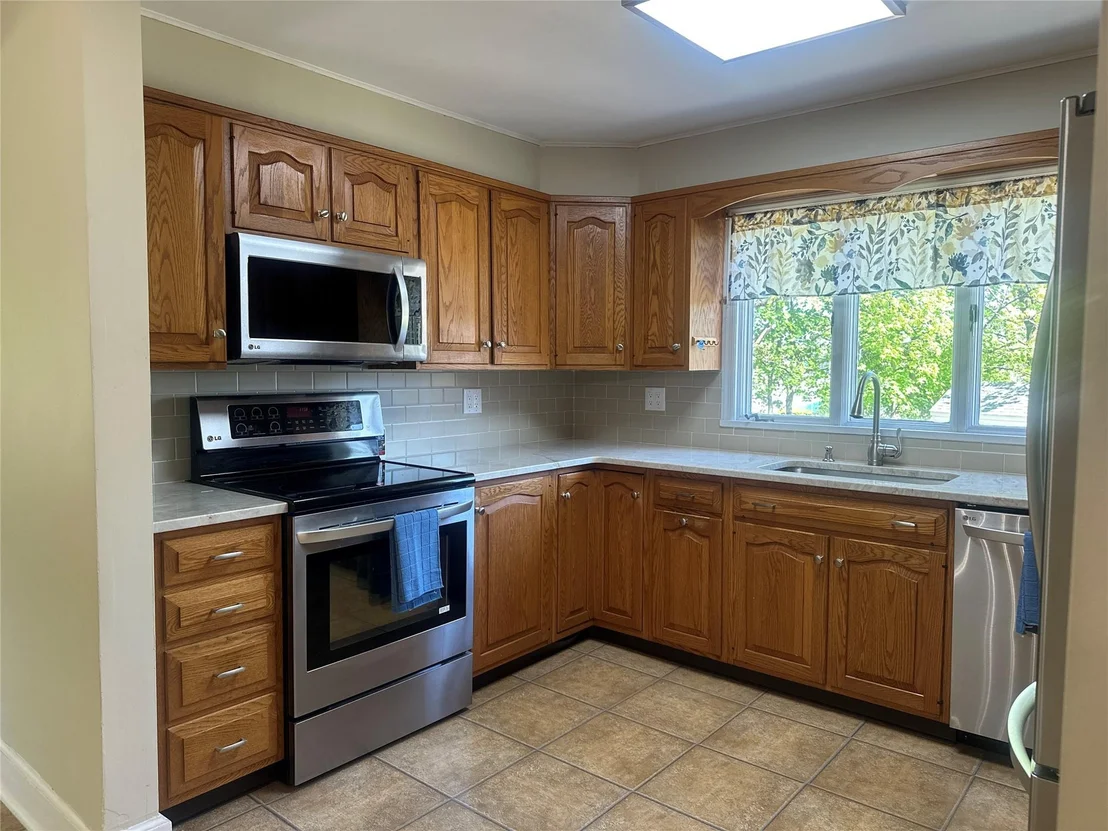 Photo of 8 Van Siclen Drive