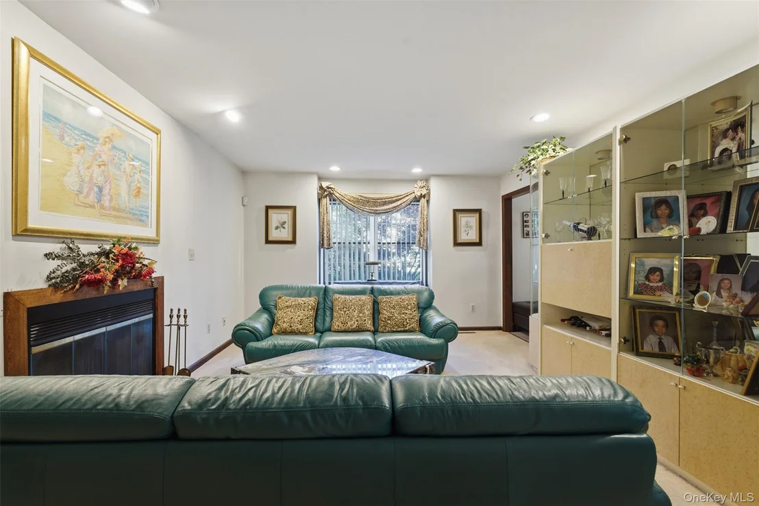 Photo of 36 Hoover Drive