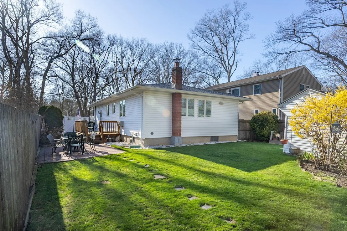 Photo of 93 Wauwepex Trail