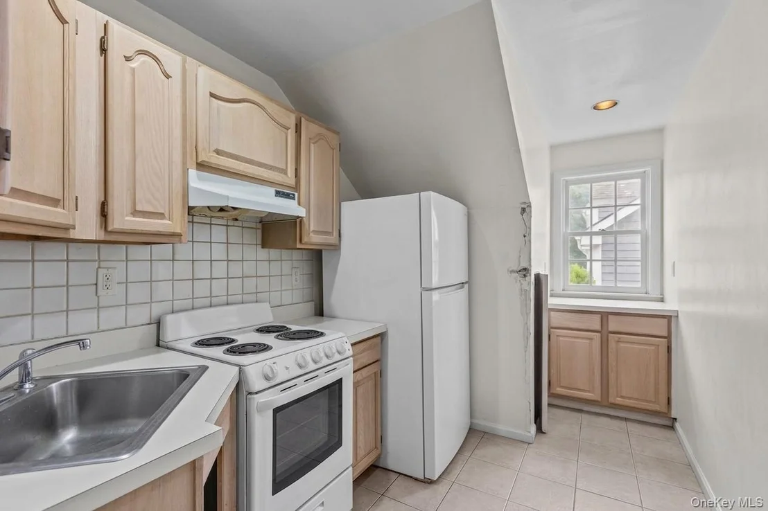 Photo of 202 McManus Road N