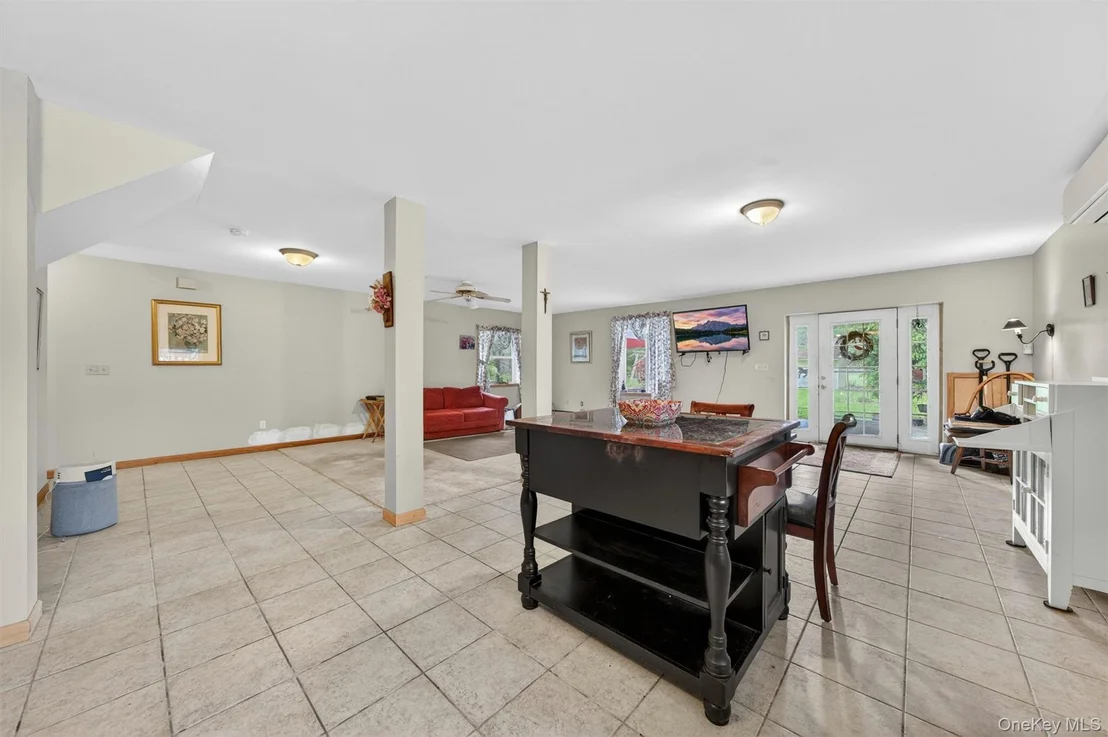 Photo of 48 Farries Avenue