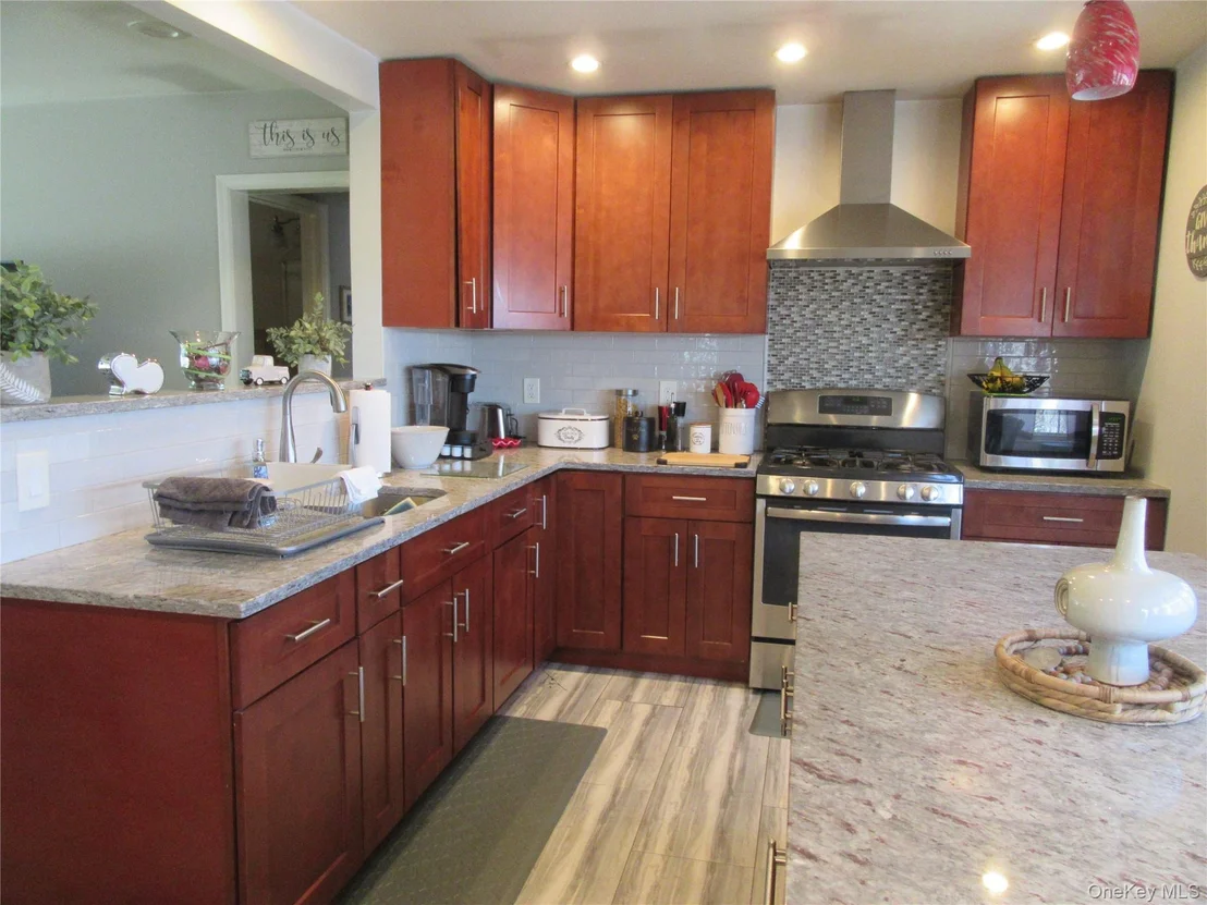 Photo of 28 Laurel Trail
