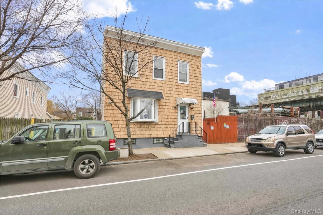 Photo of 152 Miller Avenue