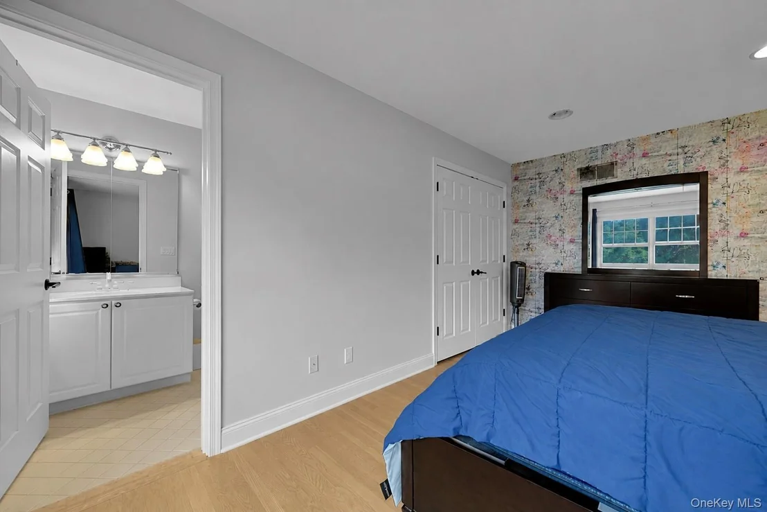 Photo of 16 Eagle Court