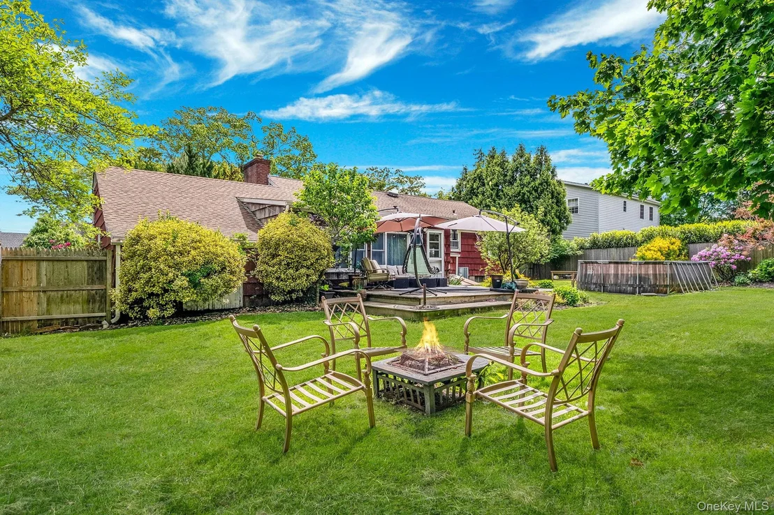 Photo of 891 Pondview Road