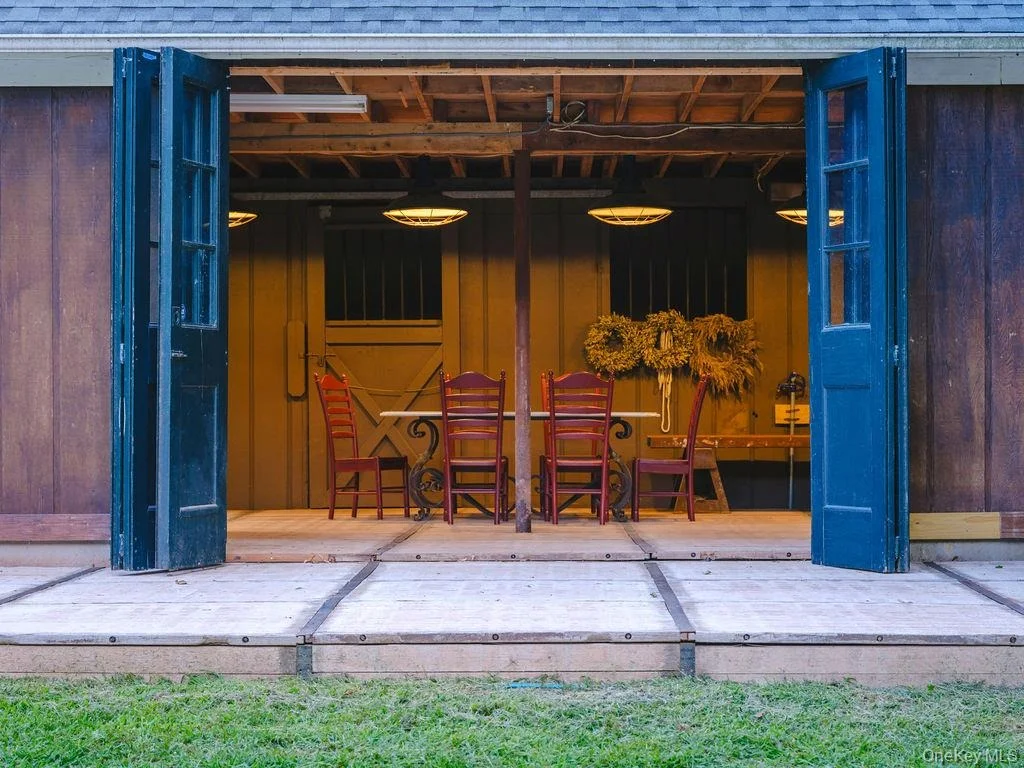 Photo of 184 Phillips Lane