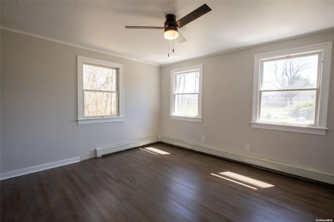 Photo of 434 Middle Road
