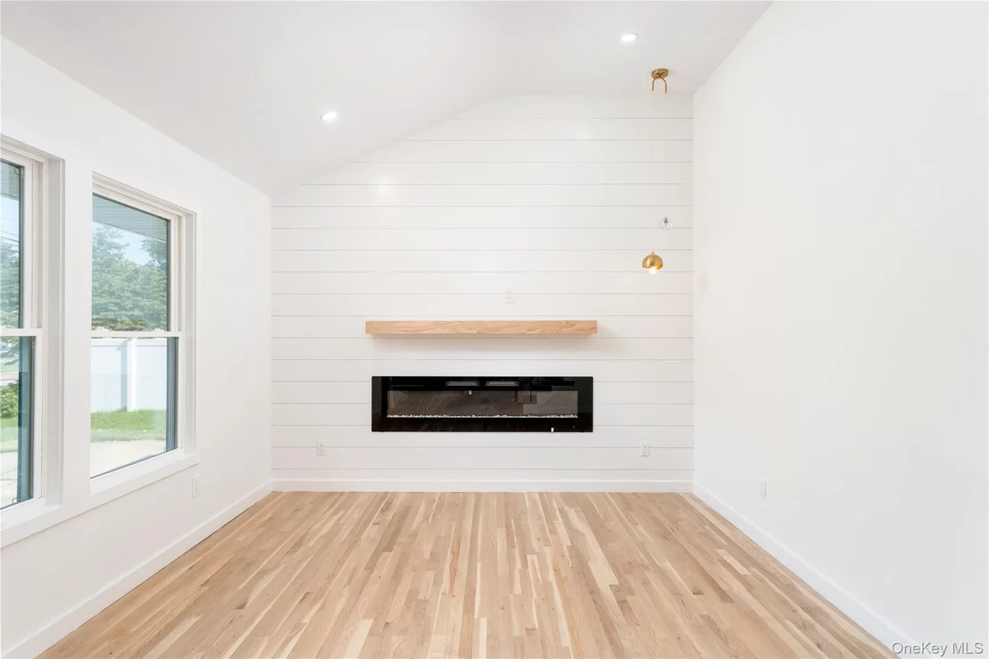 Photo of 933 Thompson Drive