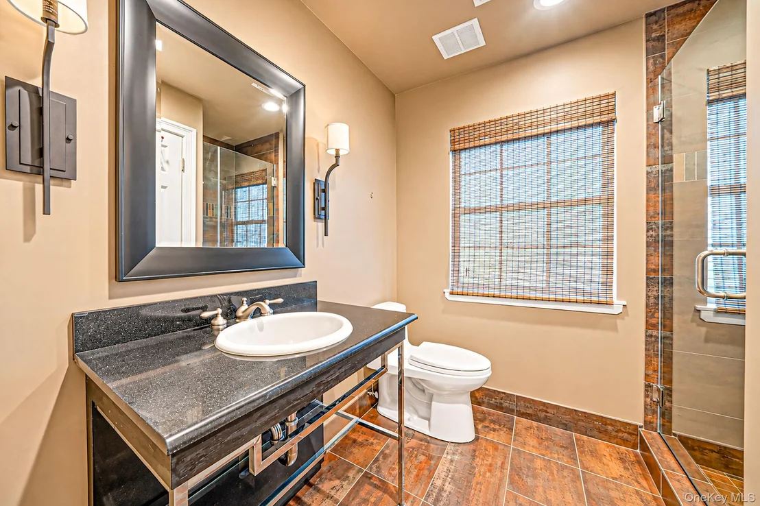Photo of 6 Hamlet Drive
