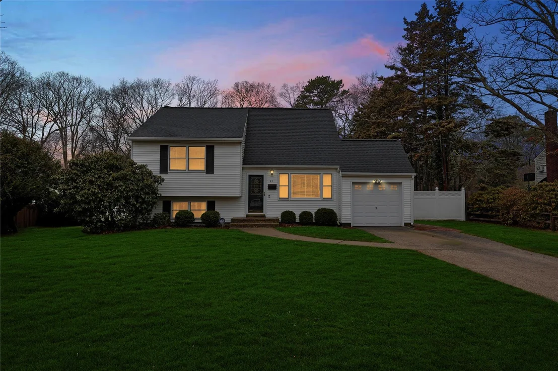 Photo of 40 Maple Avenue