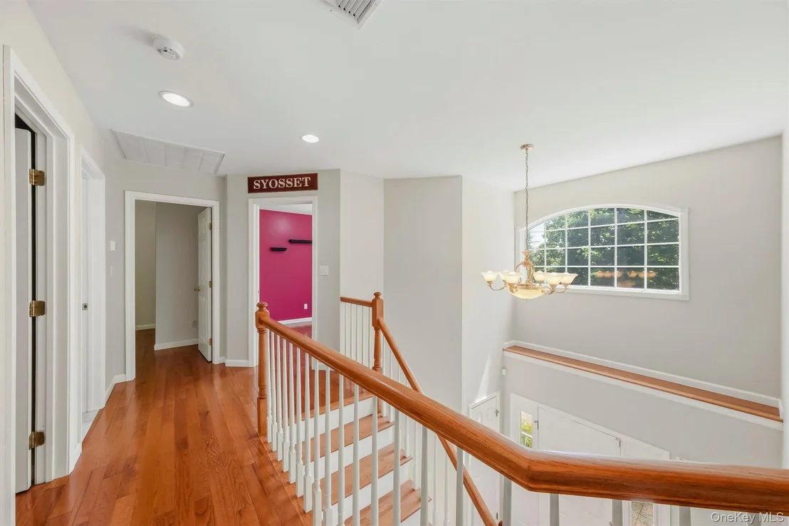 Photo of 32 Robinson Lane