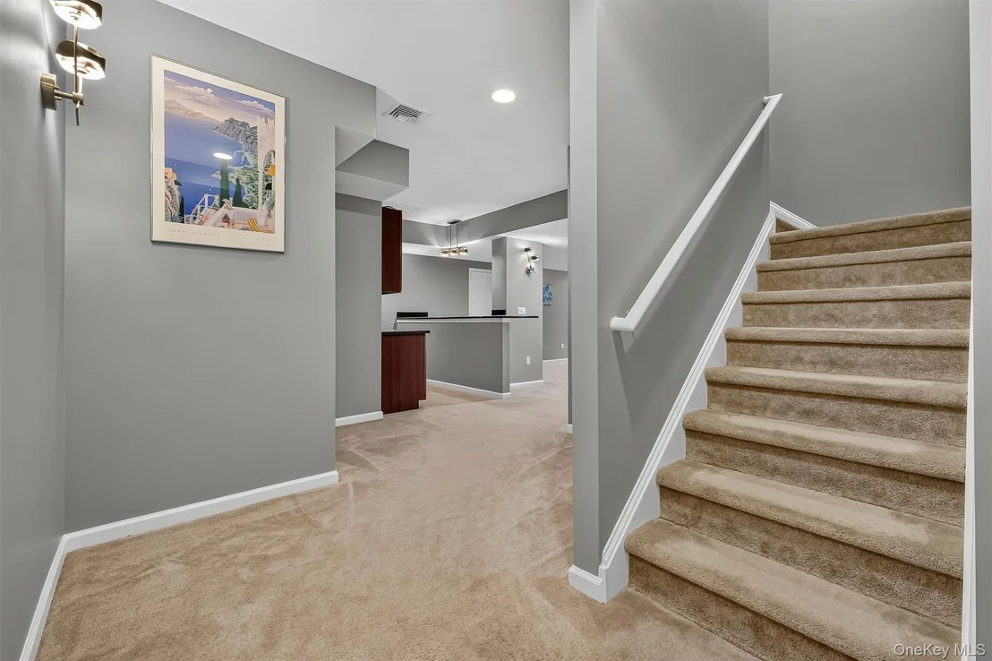 Photo of 201 Roosevelt Drive