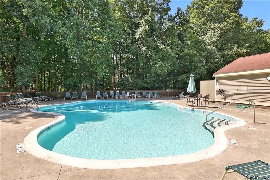 Photo of 1502 Regent Drive