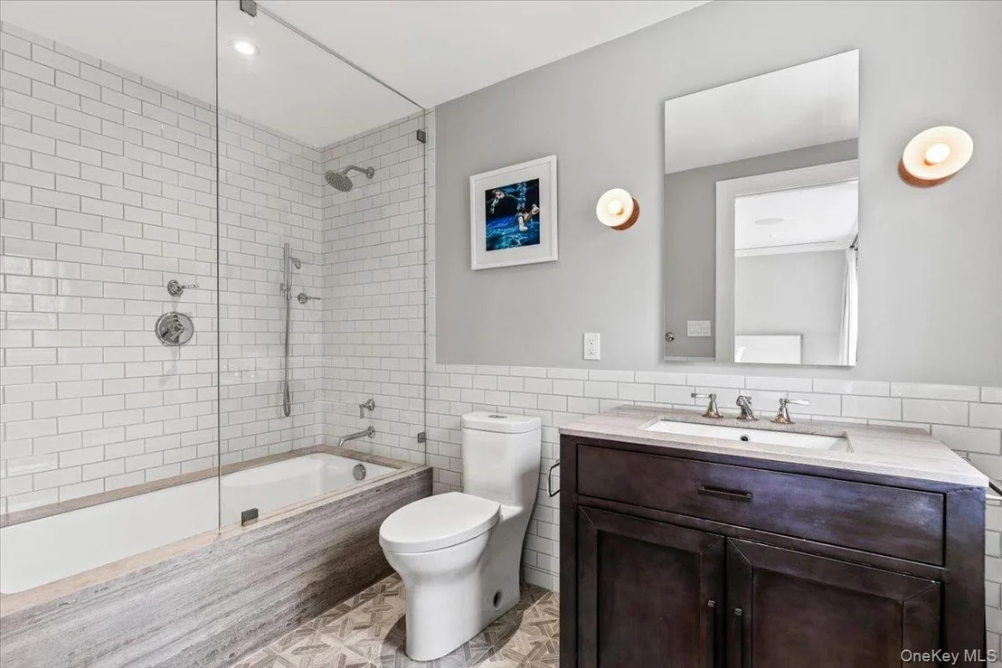 Photo of 28 Winfield Avenue