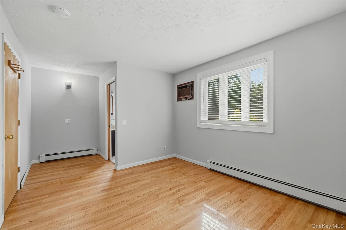 Photo of 48 Lake Side Drive