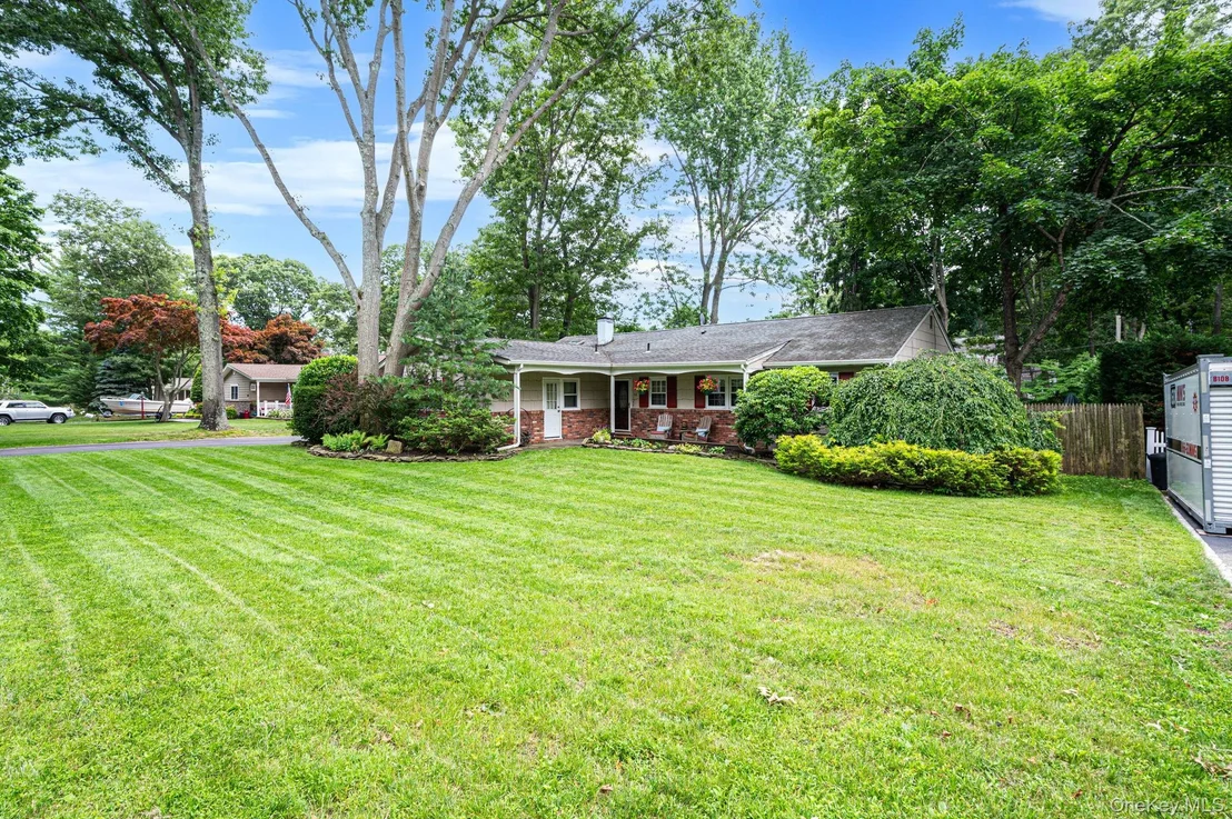 Photo of 44 Winslow Lane
