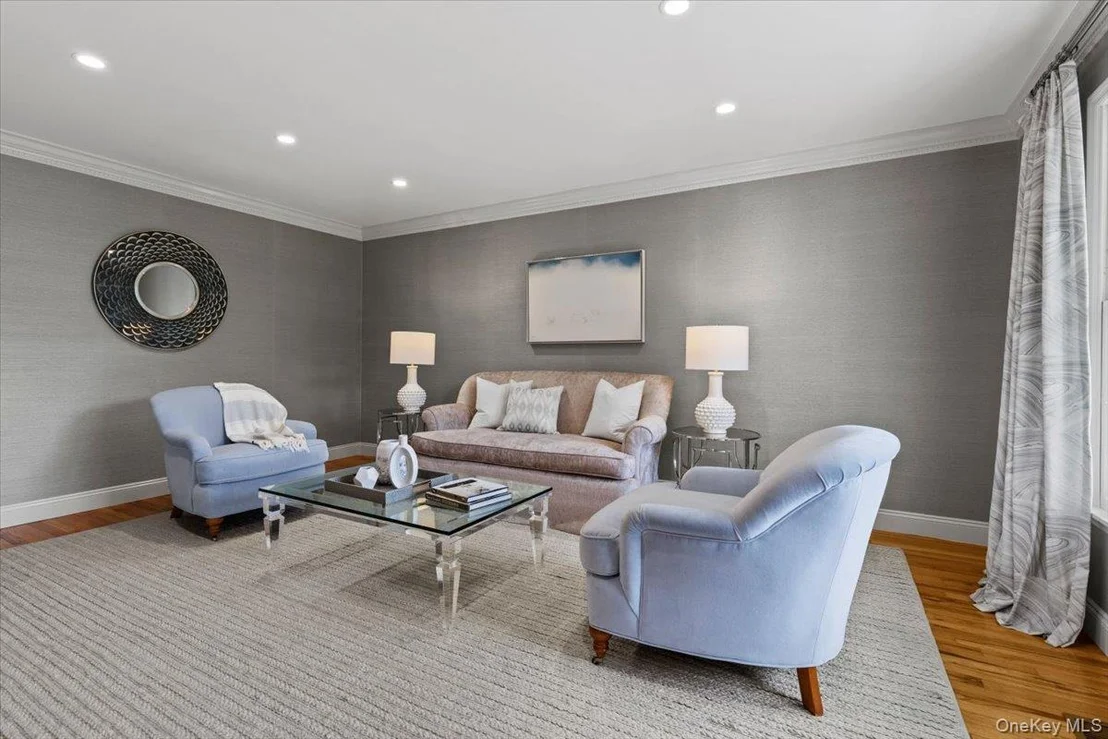 Photo of 76 Davis Avenue