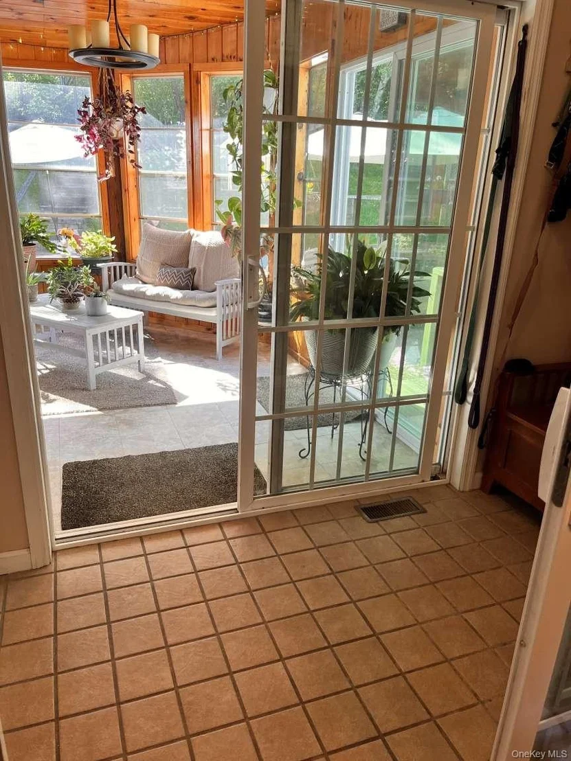 Photo of 20 Neversink Drive