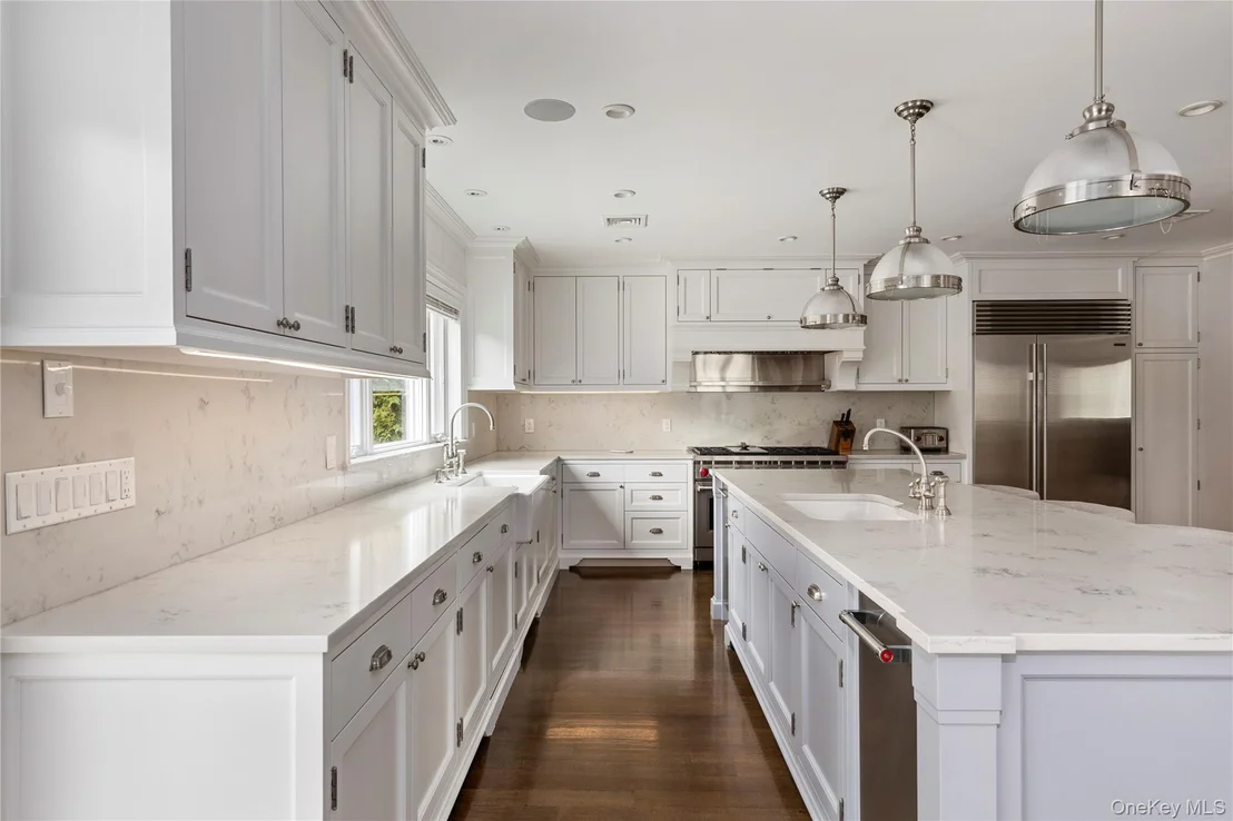 Photo of 15496 Riverside Drive