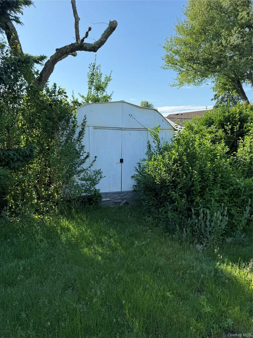 Photo of 2582 Oceanside Road