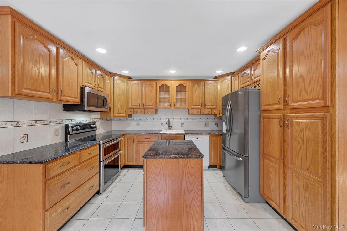 Photo of 125 Putnam Drive