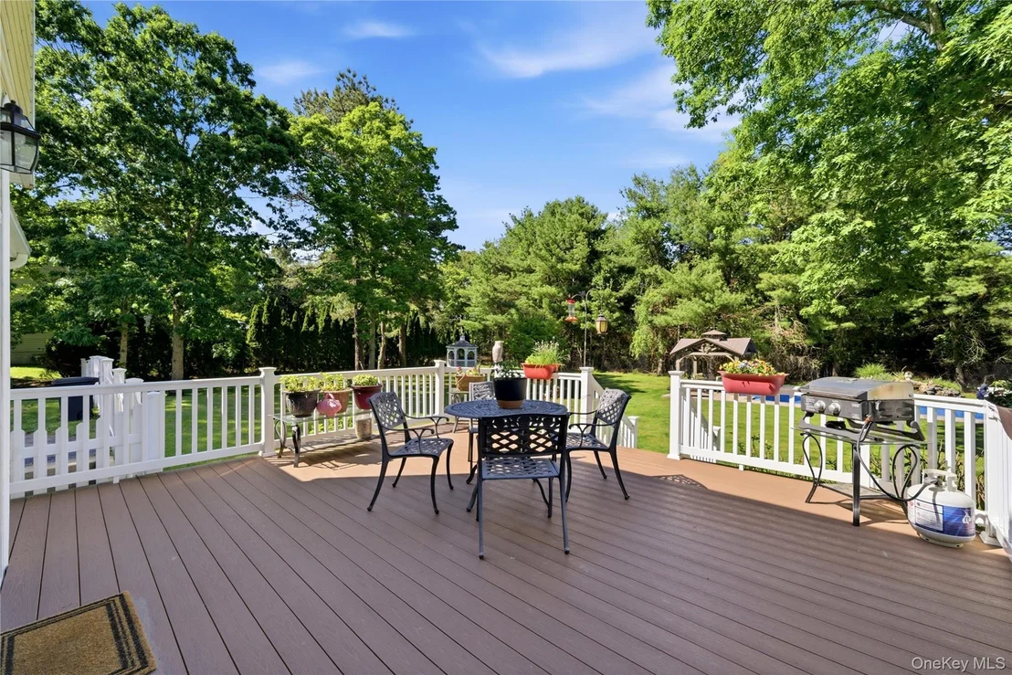 Photo of 9 Ridgefield Drive