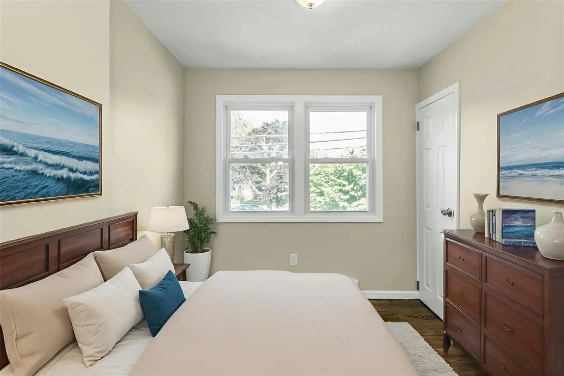 Photo of 444 Gardiners Avenue