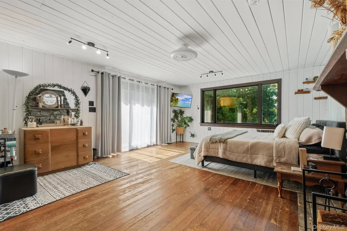 Photo of 136 Bundy Hill Road