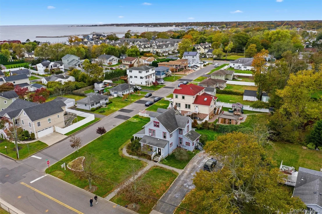 Photo of 366 Rider Avenue