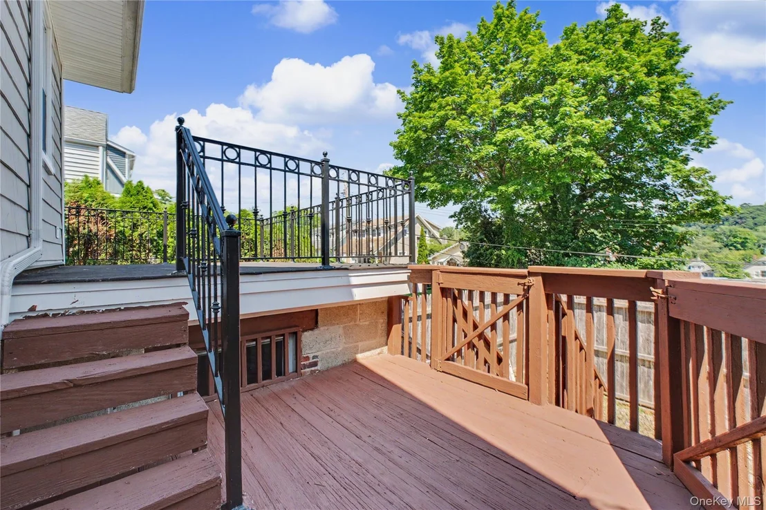 Photo of 684 Marion Avenue