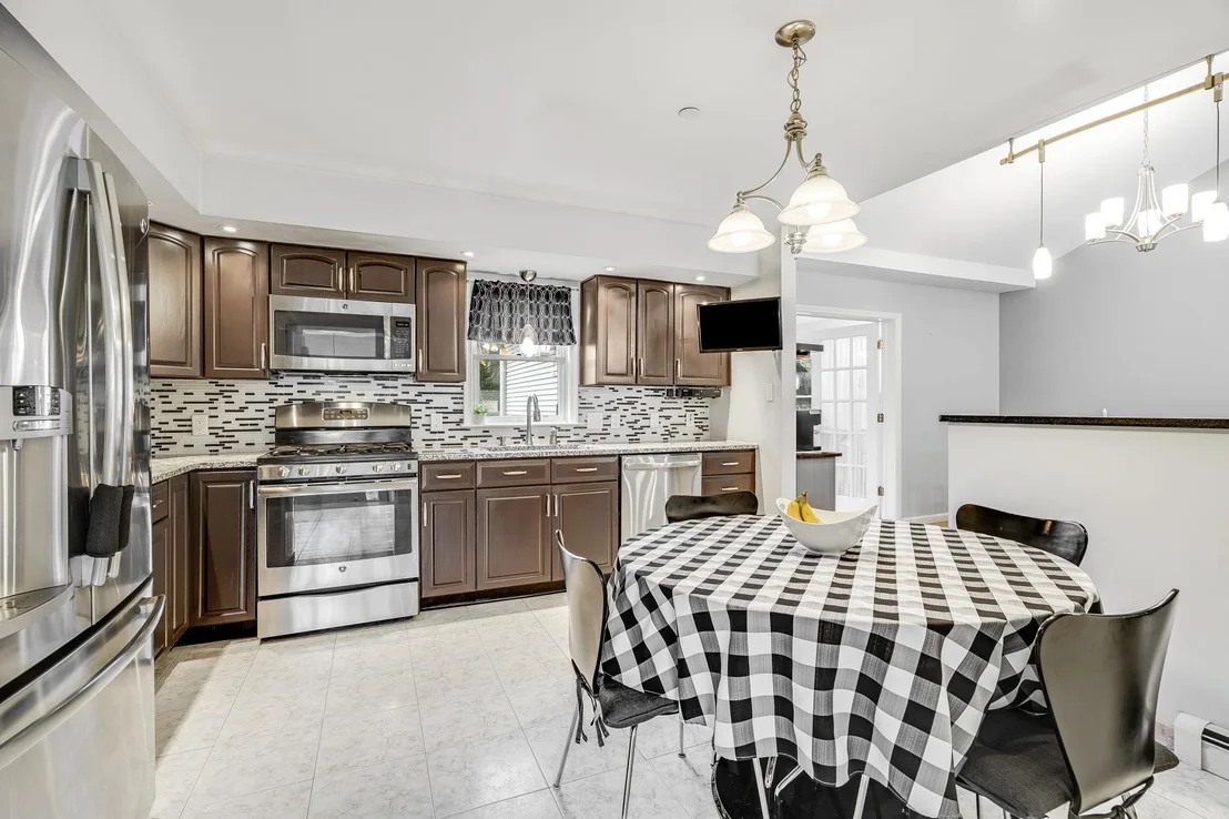Photo of 9 Adelphi Avenue