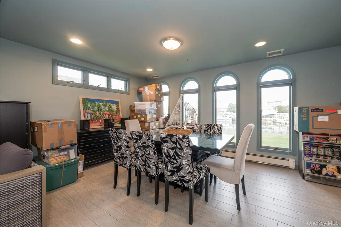 Photo of 3414 Riverside Drive