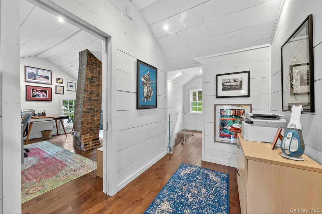 Photo of 1657 River Road