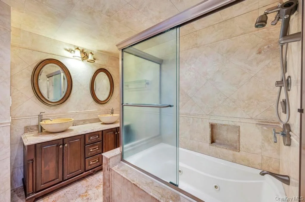 Photo of 2585 Oceanside Road