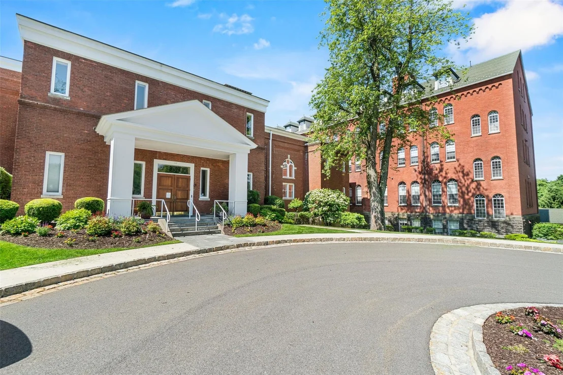 Photo of Unit 5702 at 5702 Manor Drive