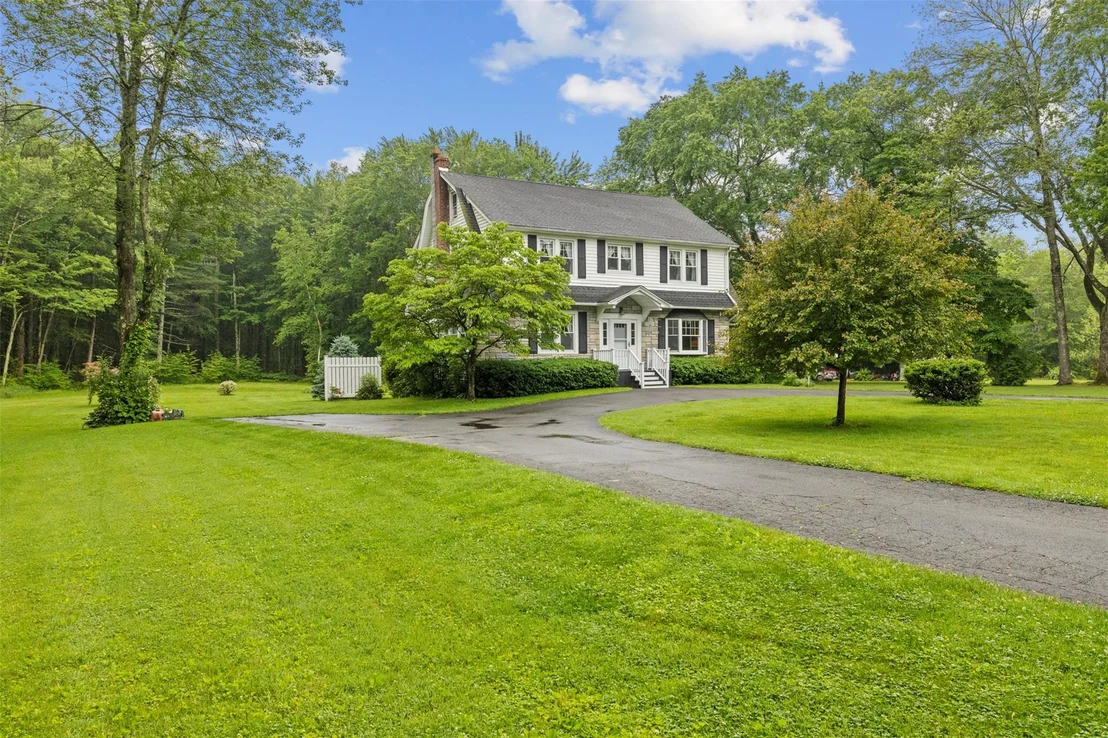 Photo of 149 River Road