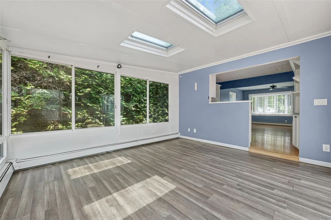 Photo of 15 W Hemlock Street