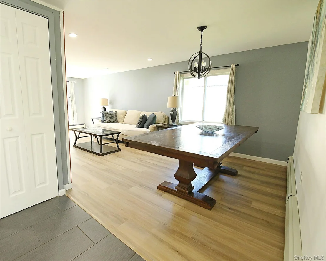 Photo of 39 Split Cedar Drive