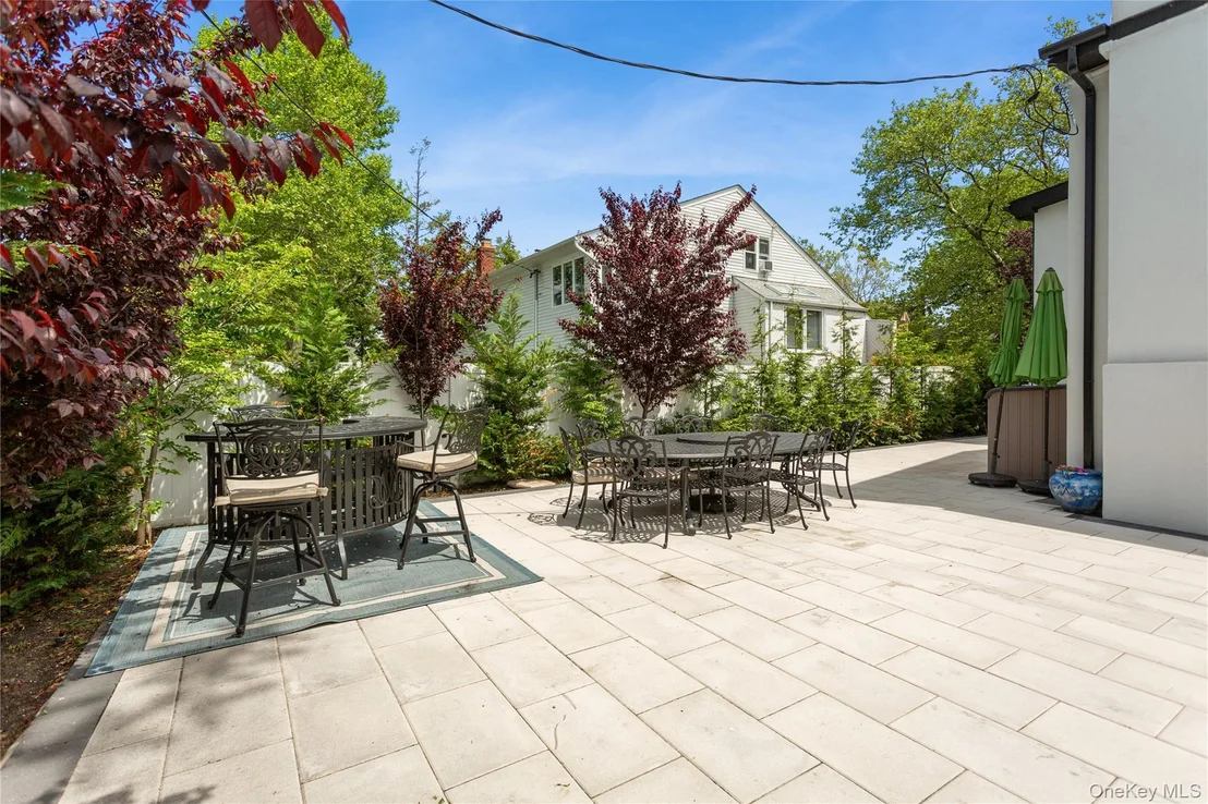 Photo of 821 Longview Avenue