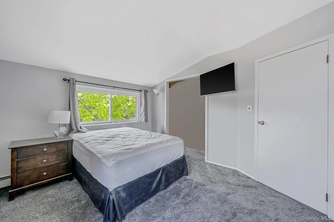Photo of 48 Hollyhock Road