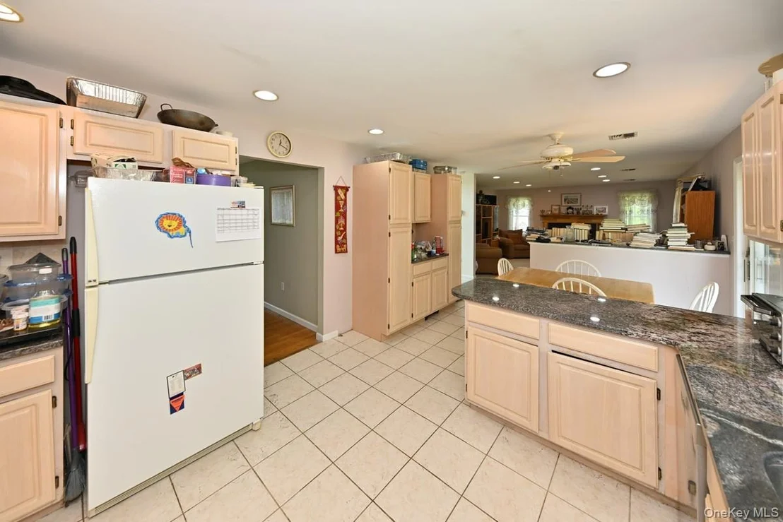 Photo of 14 Roble Road
