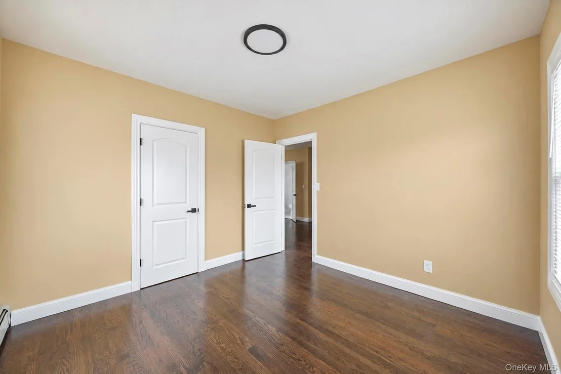 Photo of 236 Plainview Road