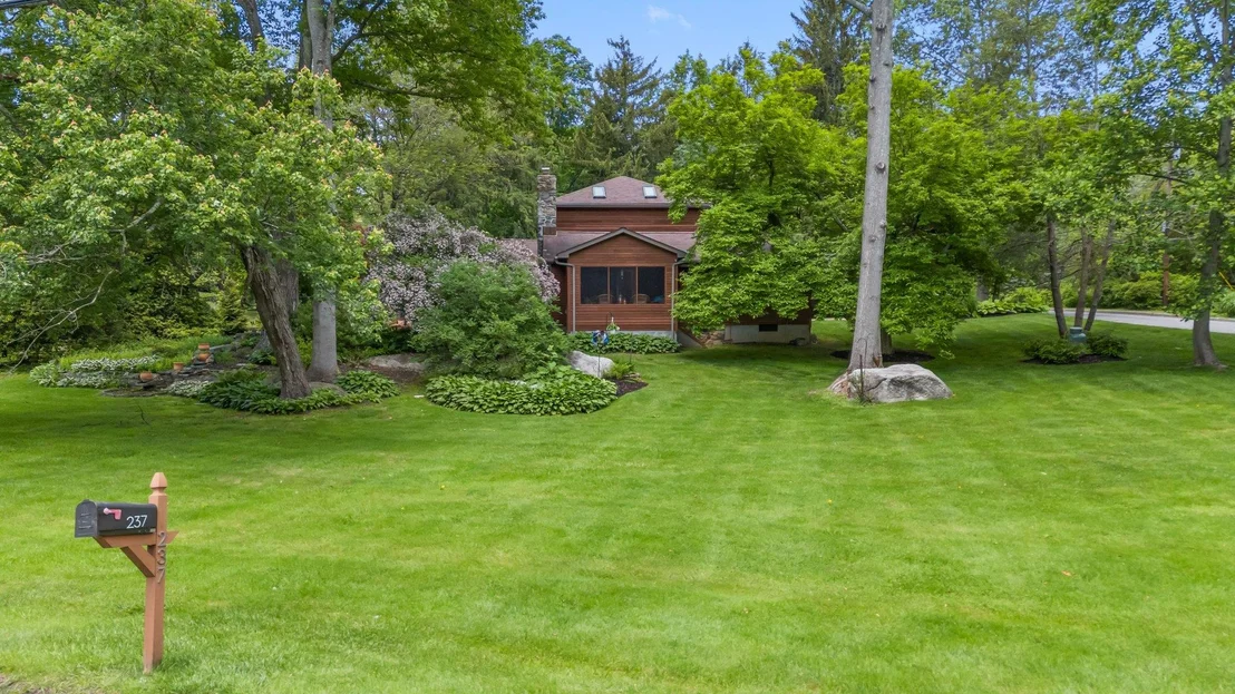 Photo of 237 Barrett Hill Road