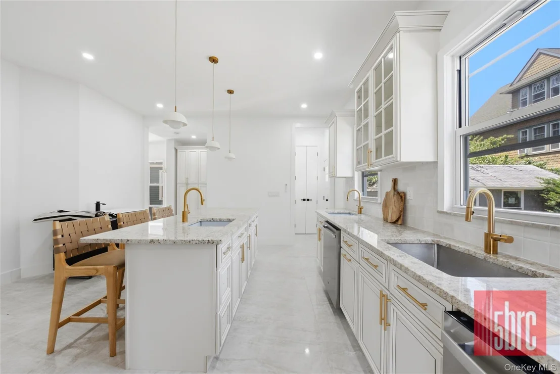Photo of 1205 Beverley Road