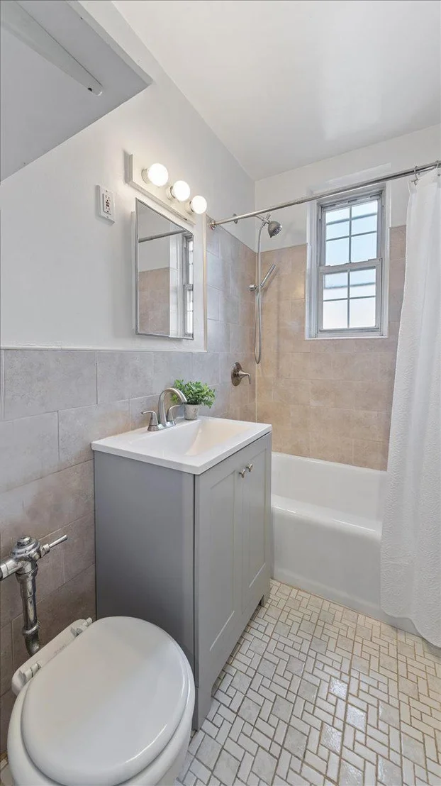 Photo of Unit B52 at 754 Bronx River Road