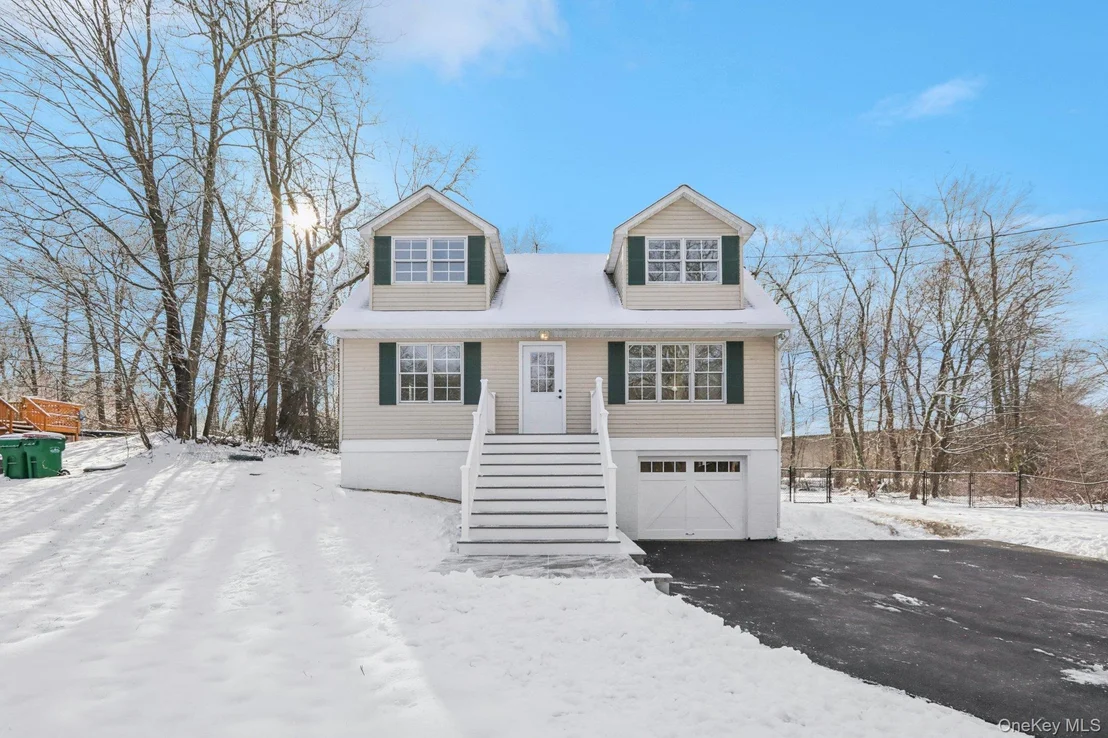 Photo of 95 Smithtown Road