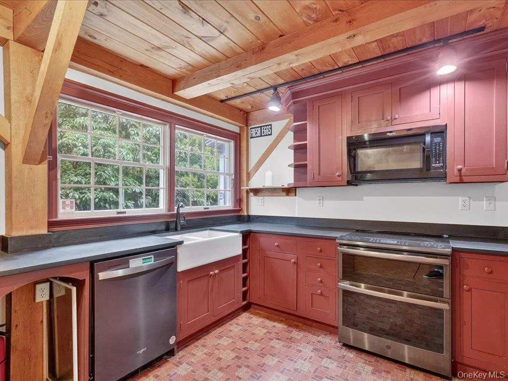 Photo of 121 Valley Farm Road
