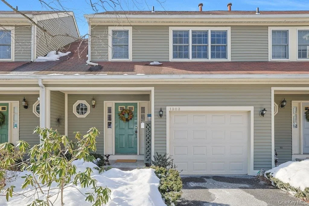Photo of 1303 Regent Drive