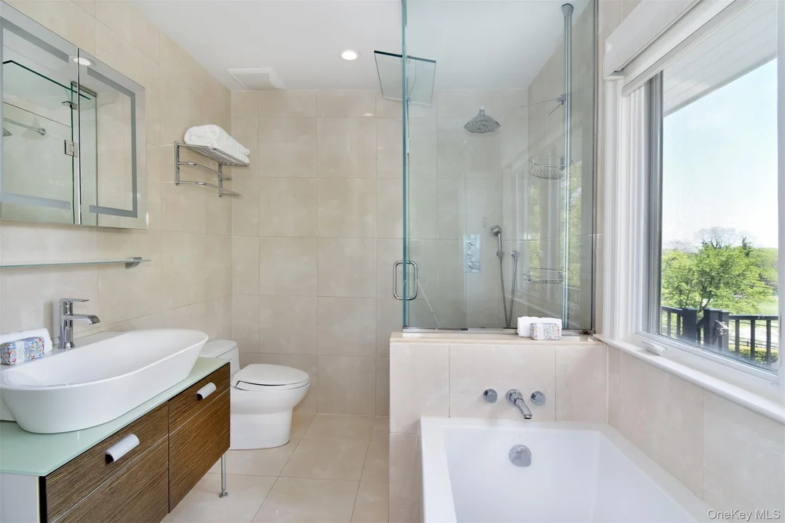 Photo of 8 Shoreview Circle