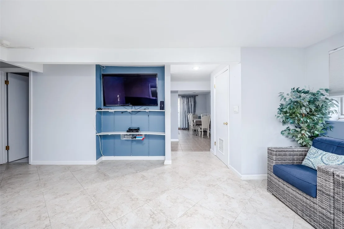 Photo of 3423 Westminster Road